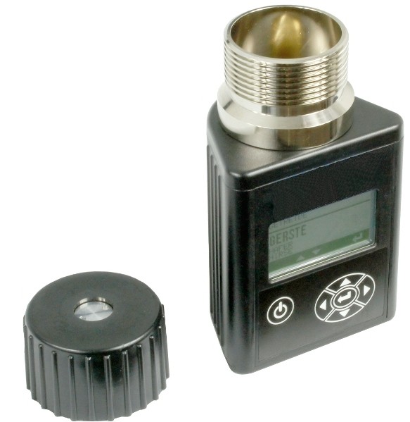 Insérer et compacter les céréales dans l'humidimètre